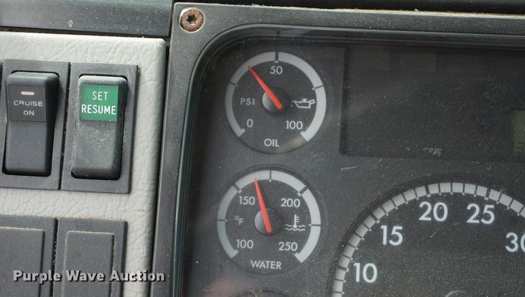 image for item DD6473 2003 Freightliner FL80 dump truck