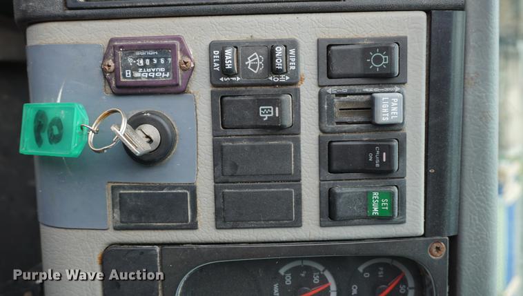 image for item DD6473 2003 Freightliner FL80 dump truck