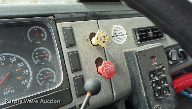 image for item DD6473 2003 Freightliner FL80 dump truck