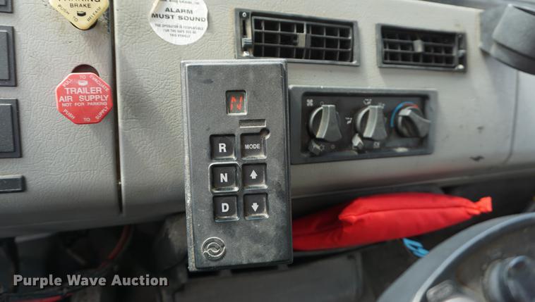 image for item DD6473 2003 Freightliner FL80 dump truck