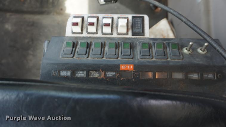 image for item DD6473 2003 Freightliner FL80 dump truck