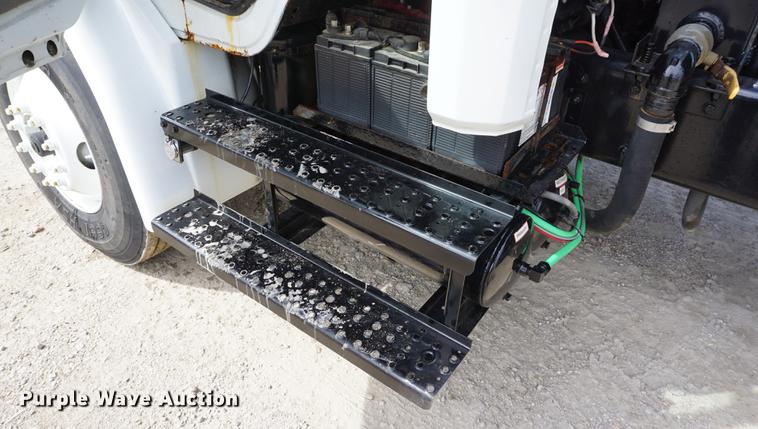 image for item DD6473 2003 Freightliner FL80 dump truck