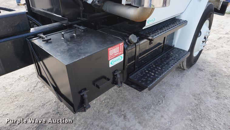 image for item DD6473 2003 Freightliner FL80 dump truck