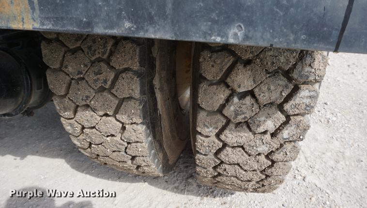 image for item DD6473 2003 Freightliner FL80 dump truck