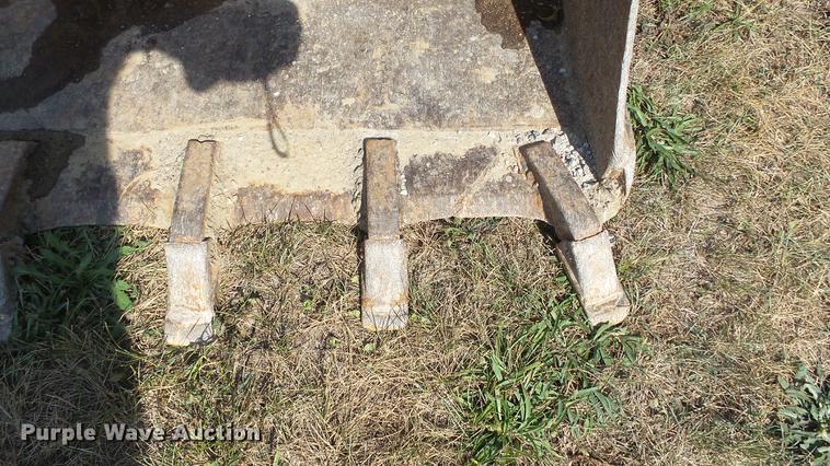 image for item DD7293 2015 Case TV380 skid steer