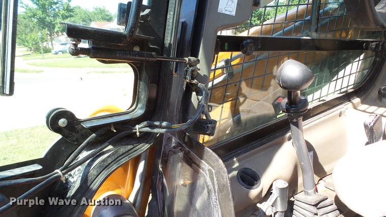 image for item DD7293 2015 Case TV380 skid steer