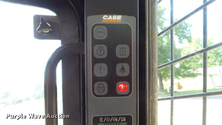 image for item DD7293 2015 Case TV380 skid steer