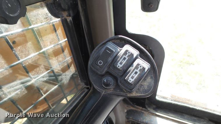image for item DD7293 2015 Case TV380 skid steer