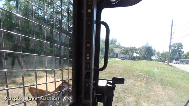 image for item DD7293 2015 Case TV380 skid steer