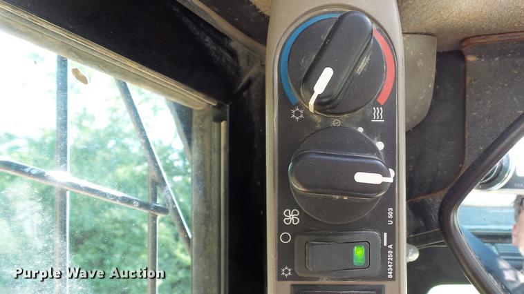 image for item DD7293 2015 Case TV380 skid steer