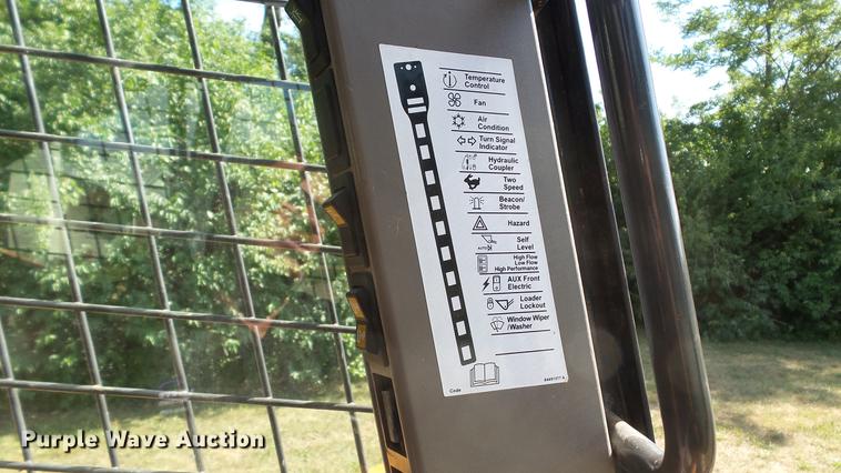 image for item DD7293 2015 Case TV380 skid steer