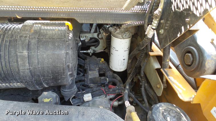 image for item DD7293 2015 Case TV380 skid steer