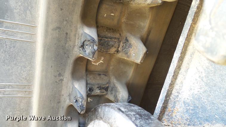 image for item DD7293 2015 Case TV380 skid steer