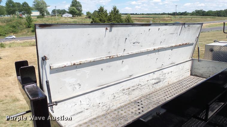 image for item DD7298 2002 Sterling Acterra service truck