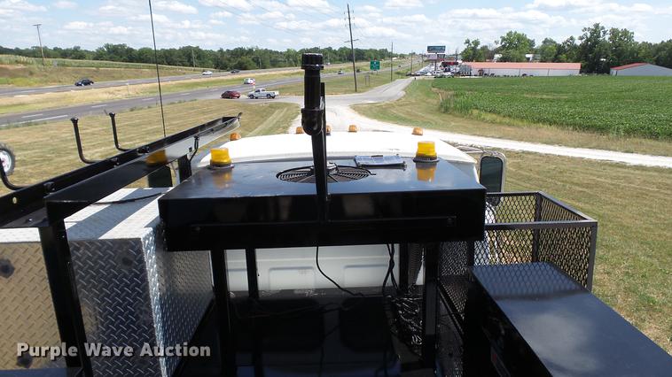 image for item DD7298 2002 Sterling Acterra service truck