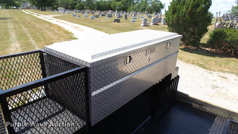 image for item DD7298 2002 Sterling Acterra service truck