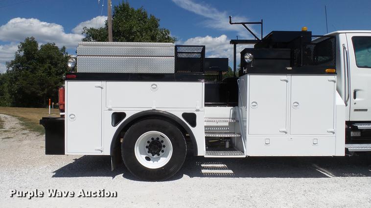 image for item DD7298 2002 Sterling Acterra service truck