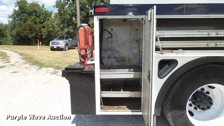 image for item DD7298 2002 Sterling Acterra service truck