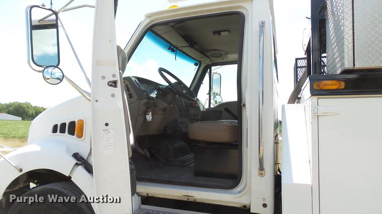 image for item DD7298 2002 Sterling Acterra service truck