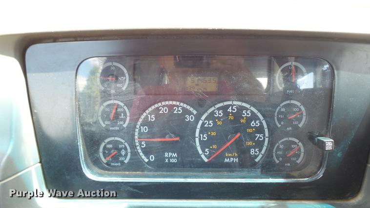 image for item DD7298 2002 Sterling Acterra service truck