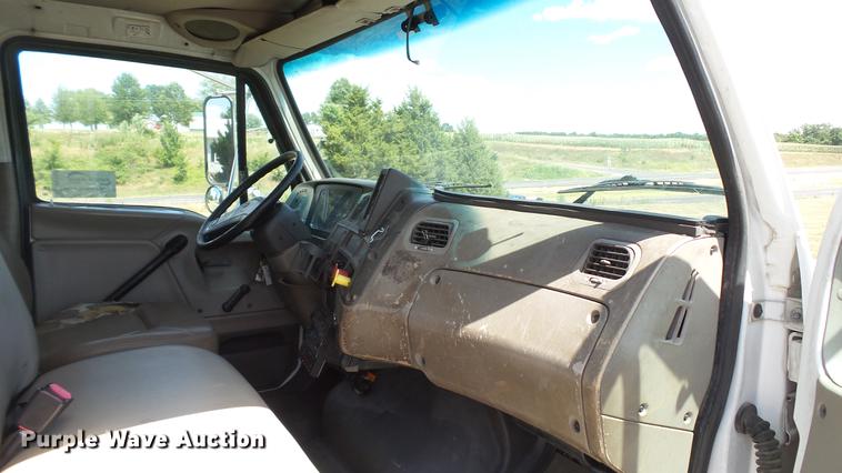 image for item DD7298 2002 Sterling Acterra service truck