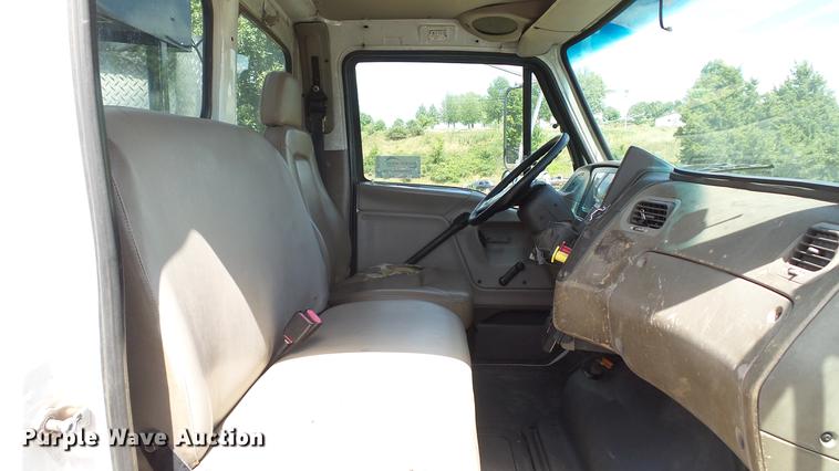 image for item DD7298 2002 Sterling Acterra service truck