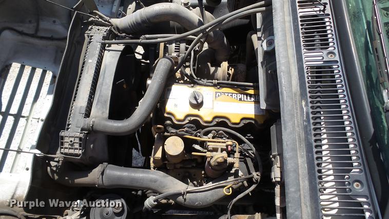 image for item DD7298 2002 Sterling Acterra service truck