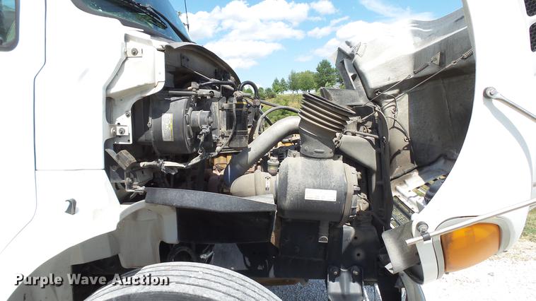 image for item DD7298 2002 Sterling Acterra service truck