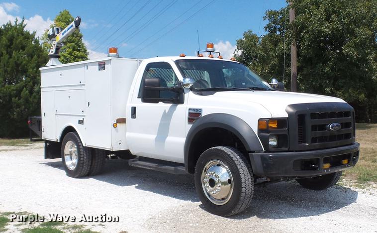 image for item DD7333 2008 Ford F550 Super Duty XL utility bed truck with crane