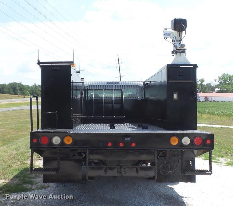 image for item DD7333 2008 Ford F550 Super Duty XL utility bed truck with crane