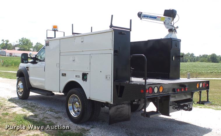 image for item DD7333 2008 Ford F550 Super Duty XL utility bed truck with crane