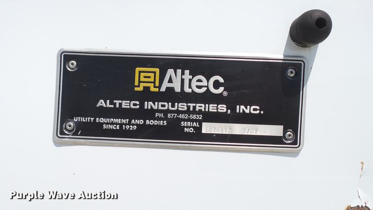 image for item DD7333 2008 Ford F550 Super Duty XL utility bed truck with crane