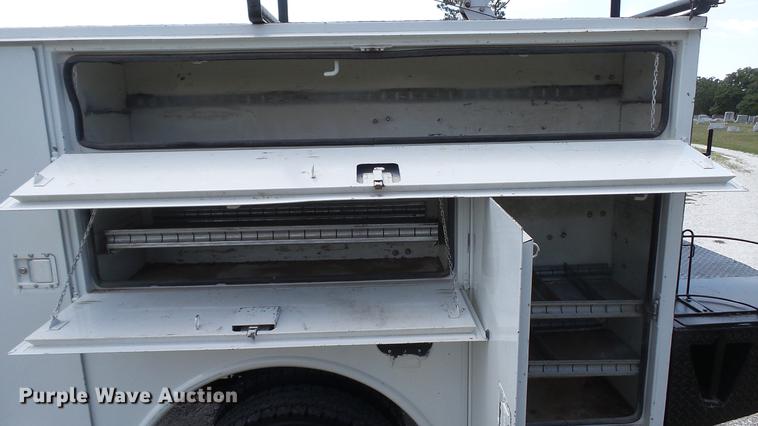 image for item DD7333 2008 Ford F550 Super Duty XL utility bed truck with crane