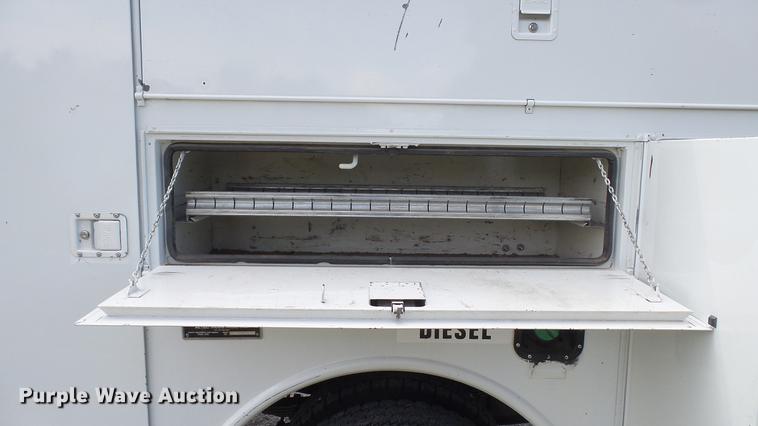 image for item DD7333 2008 Ford F550 Super Duty XL utility bed truck with crane