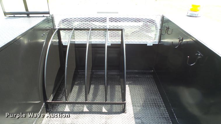 image for item DD7333 2008 Ford F550 Super Duty XL utility bed truck with crane