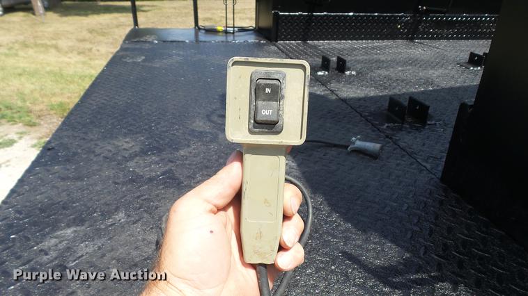 image for item DD7333 2008 Ford F550 Super Duty XL utility bed truck with crane