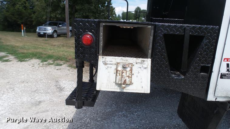 image for item DD7333 2008 Ford F550 Super Duty XL utility bed truck with crane