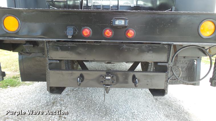 image for item DD7333 2008 Ford F550 Super Duty XL utility bed truck with crane