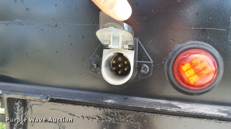 image for item DD7333 2008 Ford F550 Super Duty XL utility bed truck with crane