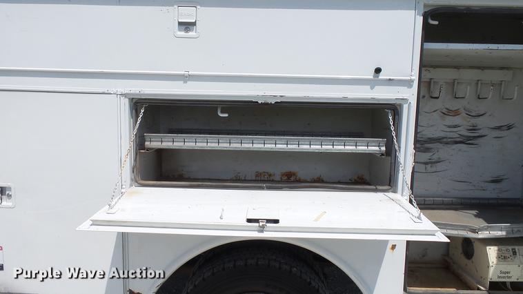 image for item DD7333 2008 Ford F550 Super Duty XL utility bed truck with crane