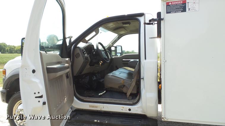 image for item DD7333 2008 Ford F550 Super Duty XL utility bed truck with crane