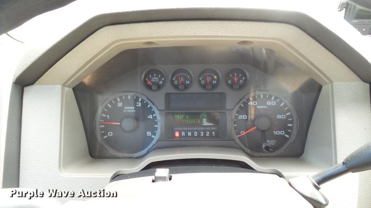 image for item DD7333 2008 Ford F550 Super Duty XL utility bed truck with crane