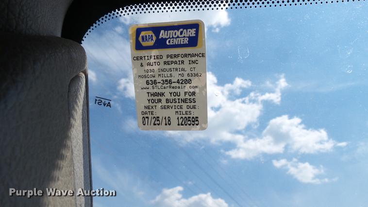 image for item DD7333 2008 Ford F550 Super Duty XL utility bed truck with crane