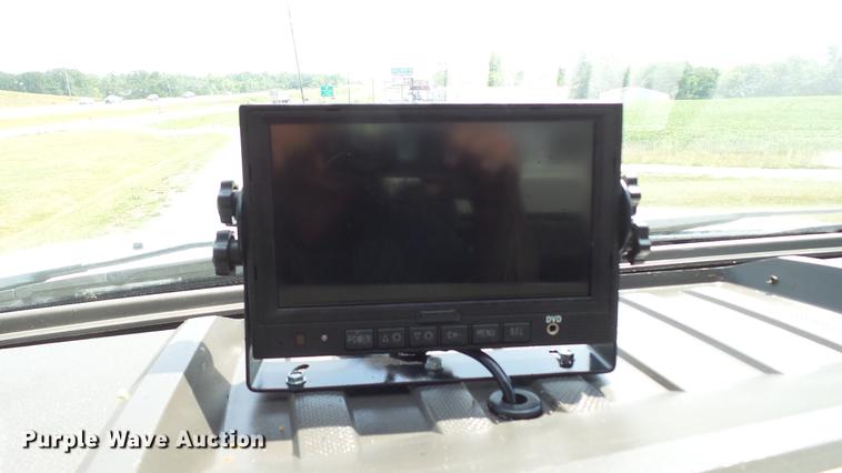 image for item DD7333 2008 Ford F550 Super Duty XL utility bed truck with crane