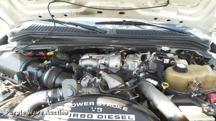 image for item DD7333 2008 Ford F550 Super Duty XL utility bed truck with crane