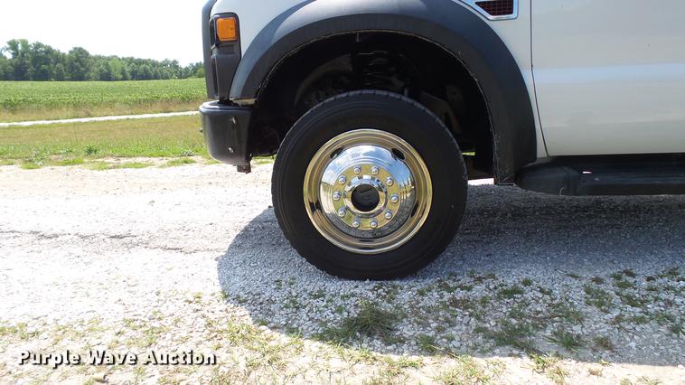 image for item DD7333 2008 Ford F550 Super Duty XL utility bed truck with crane