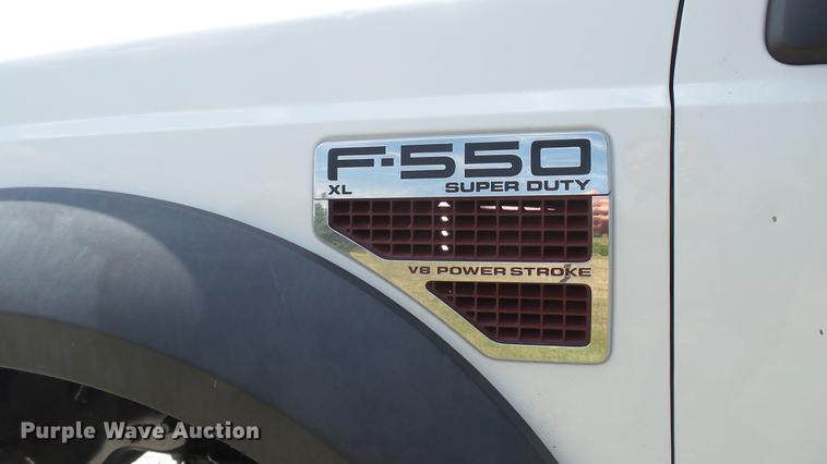 image for item DD7333 2008 Ford F550 Super Duty XL utility bed truck with crane