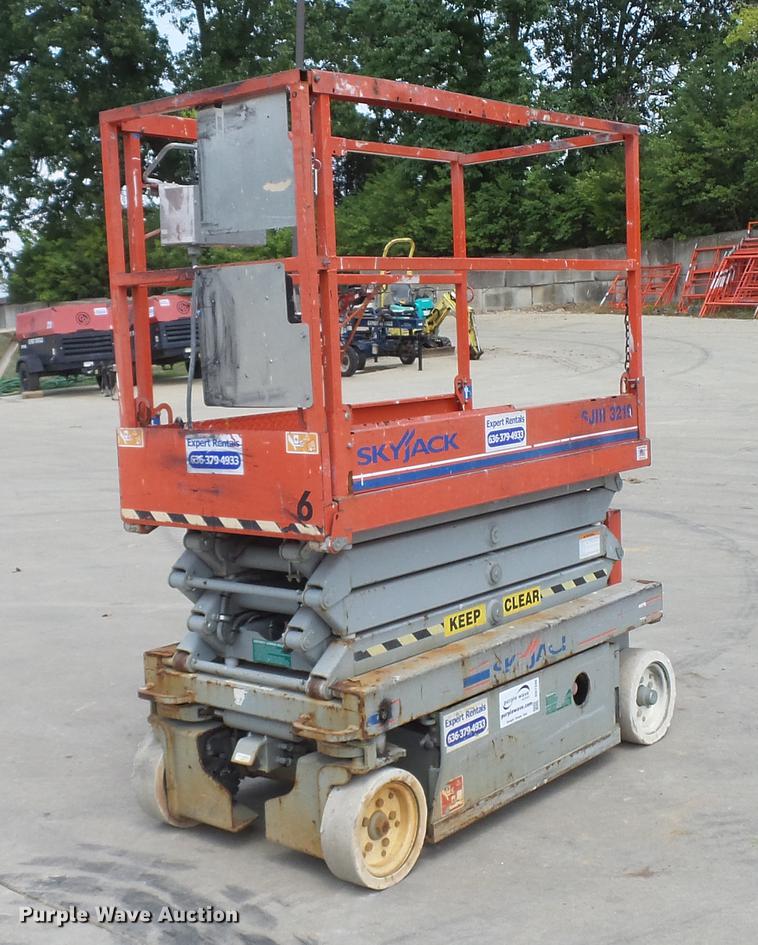 image for item DD7340 2008 Sky Jack SJIII 3219 scissor lift