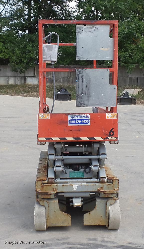 image for item DD7340 2008 Sky Jack SJIII 3219 scissor lift