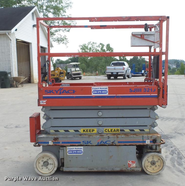 image for item DD7340 2008 Sky Jack SJIII 3219 scissor lift
